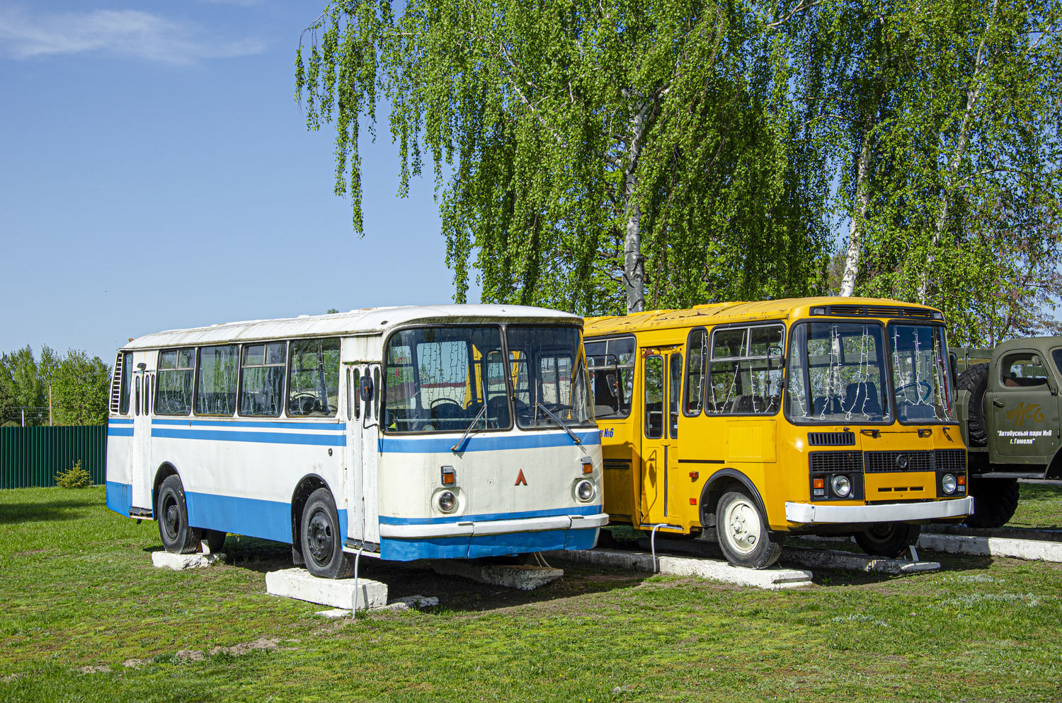 Vietka, LAZ-695N # Б/Н