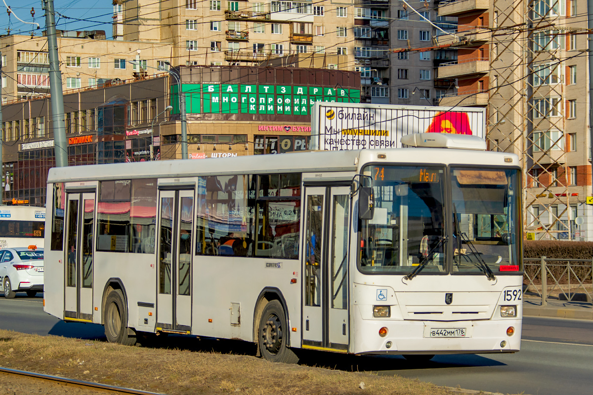 Saint Petersburg, NefAZ-52994-40-42 # 1592