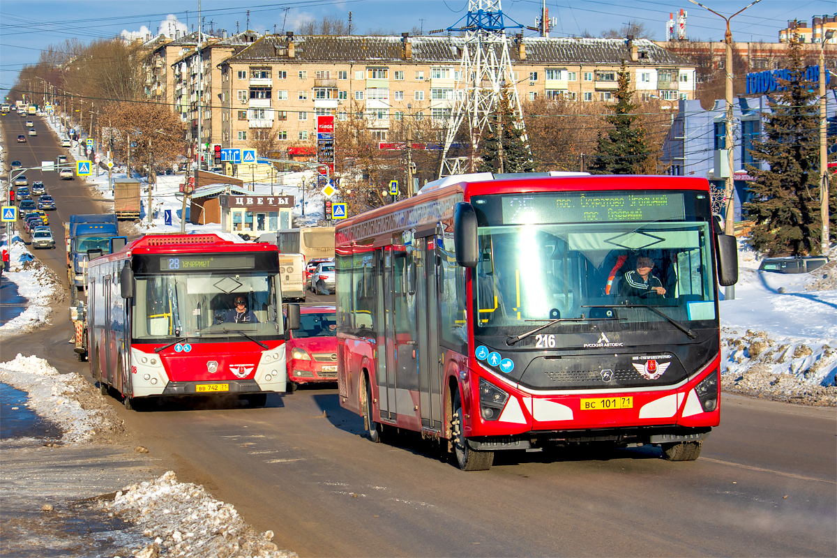 Тула, ЛиАЗ-5292.65 № 108; Тула, ПАЗ-422320-04 "Citymax 9" № 216