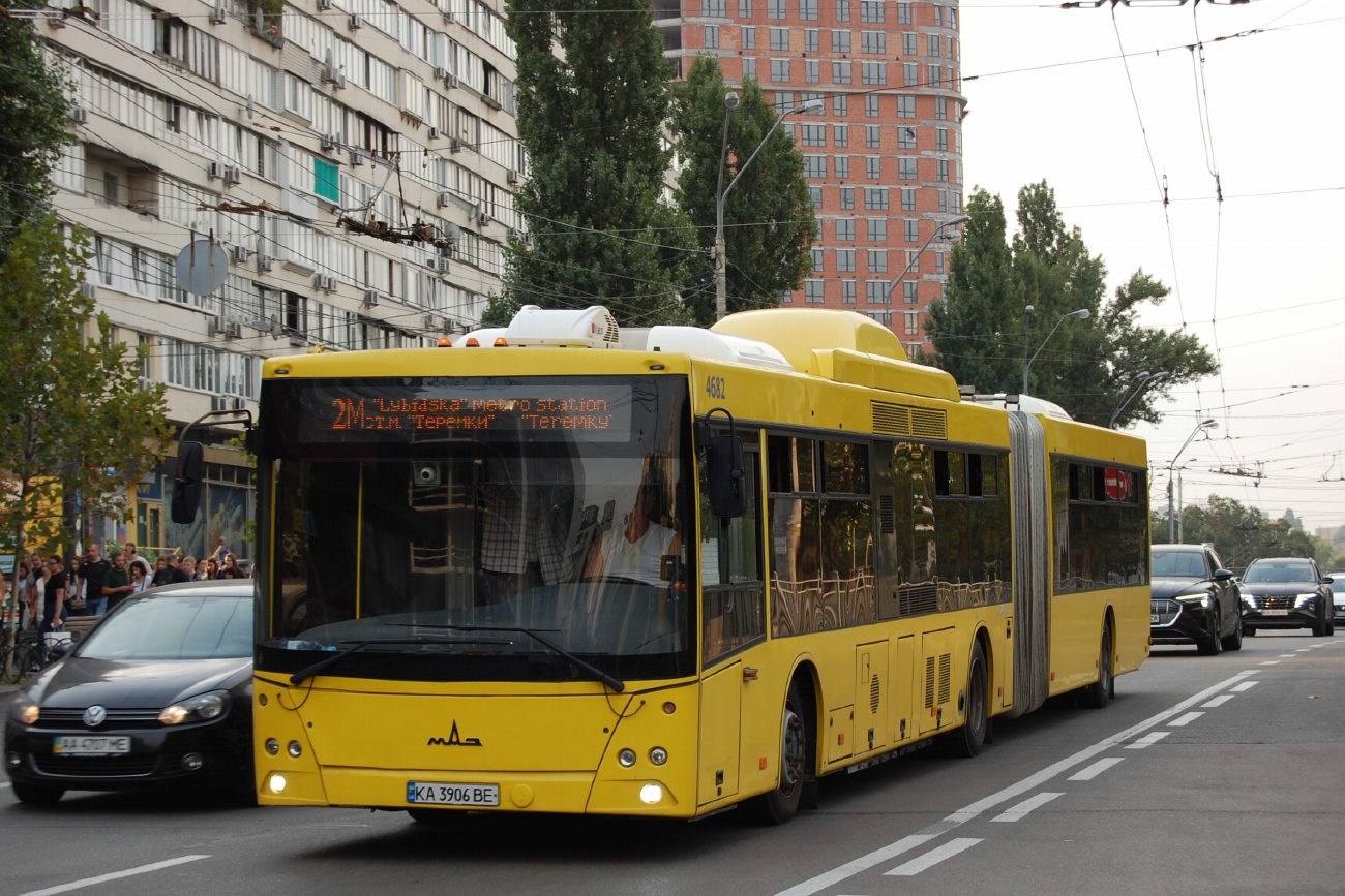 Kyiv, MAZ-215.069 # 4682