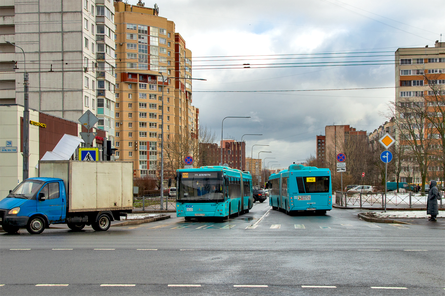 Saint Petersburg, MAZ-216.066 # 5349; Saint Petersburg, MAZ-216.047 # 5309