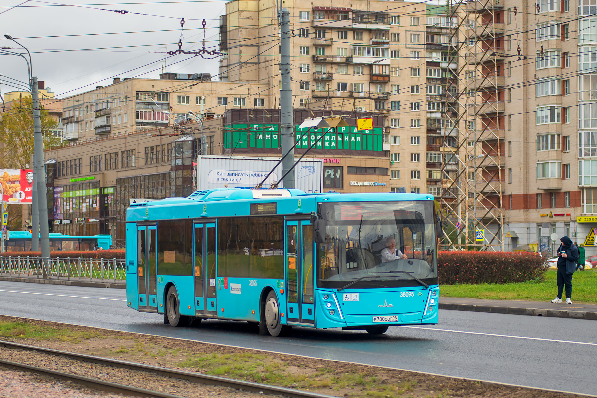 Saint Petersburg, MAZ-203.945 # 38095