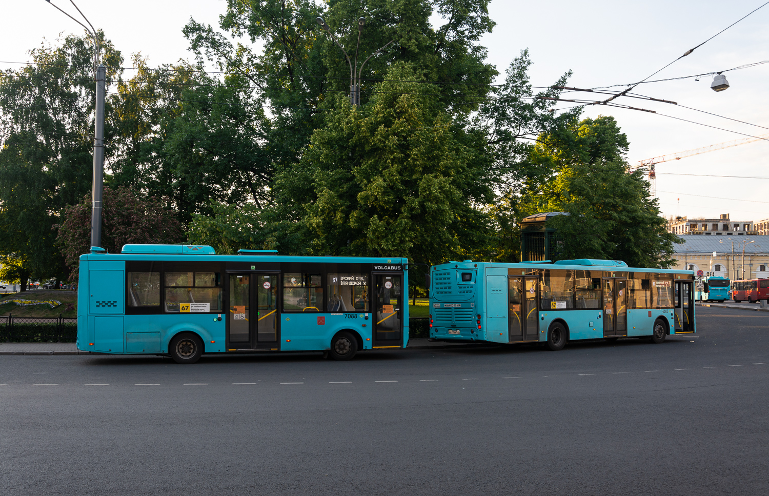 Saint Petersburg, Volgabus-4298.G4 (LNG) # 7088; Saint Petersburg, Volgabus-5270.G4 (LNG) # 6662