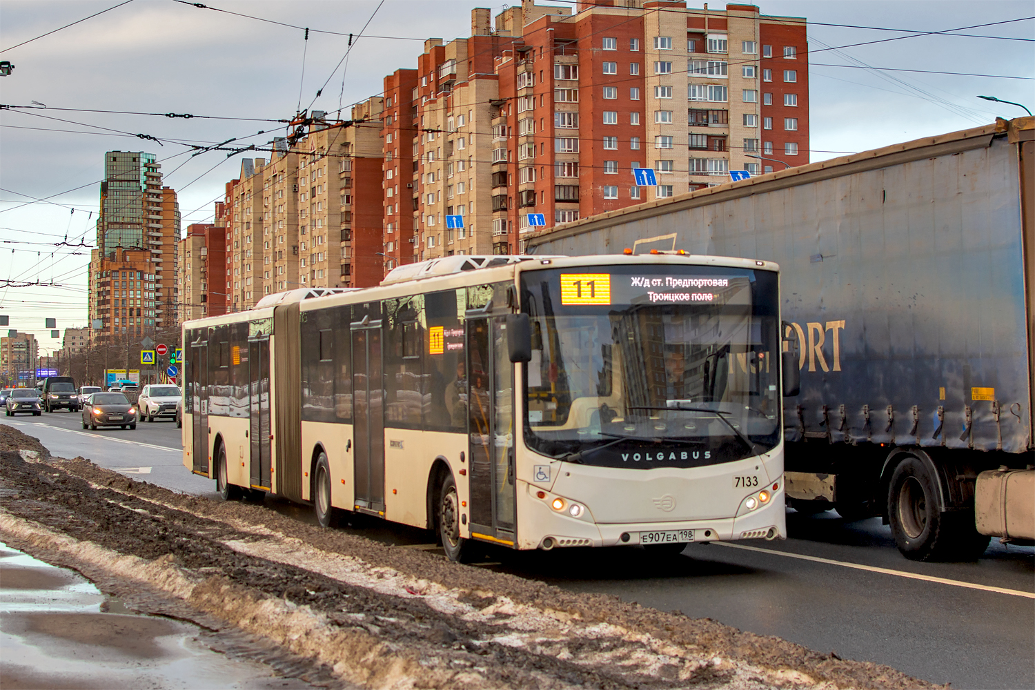 Saint Petersburg, Volgabus-6271.05 # 7133