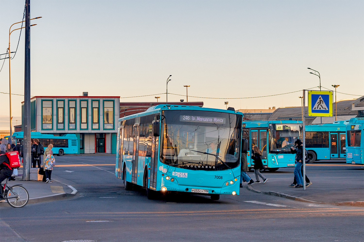 Saint Petersburg, Volgabus-5270.G4 (LNG) Nr. 7008