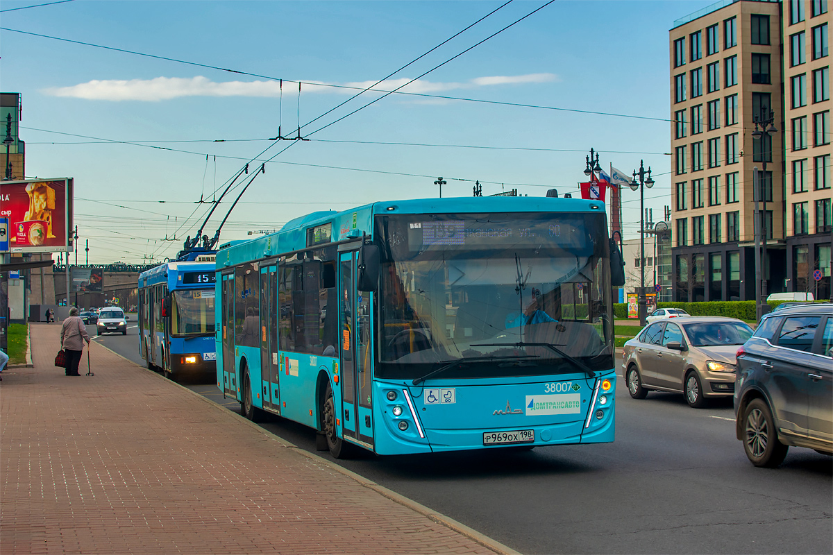 Saint Petersburg, MAZ-203.945 # 38007
