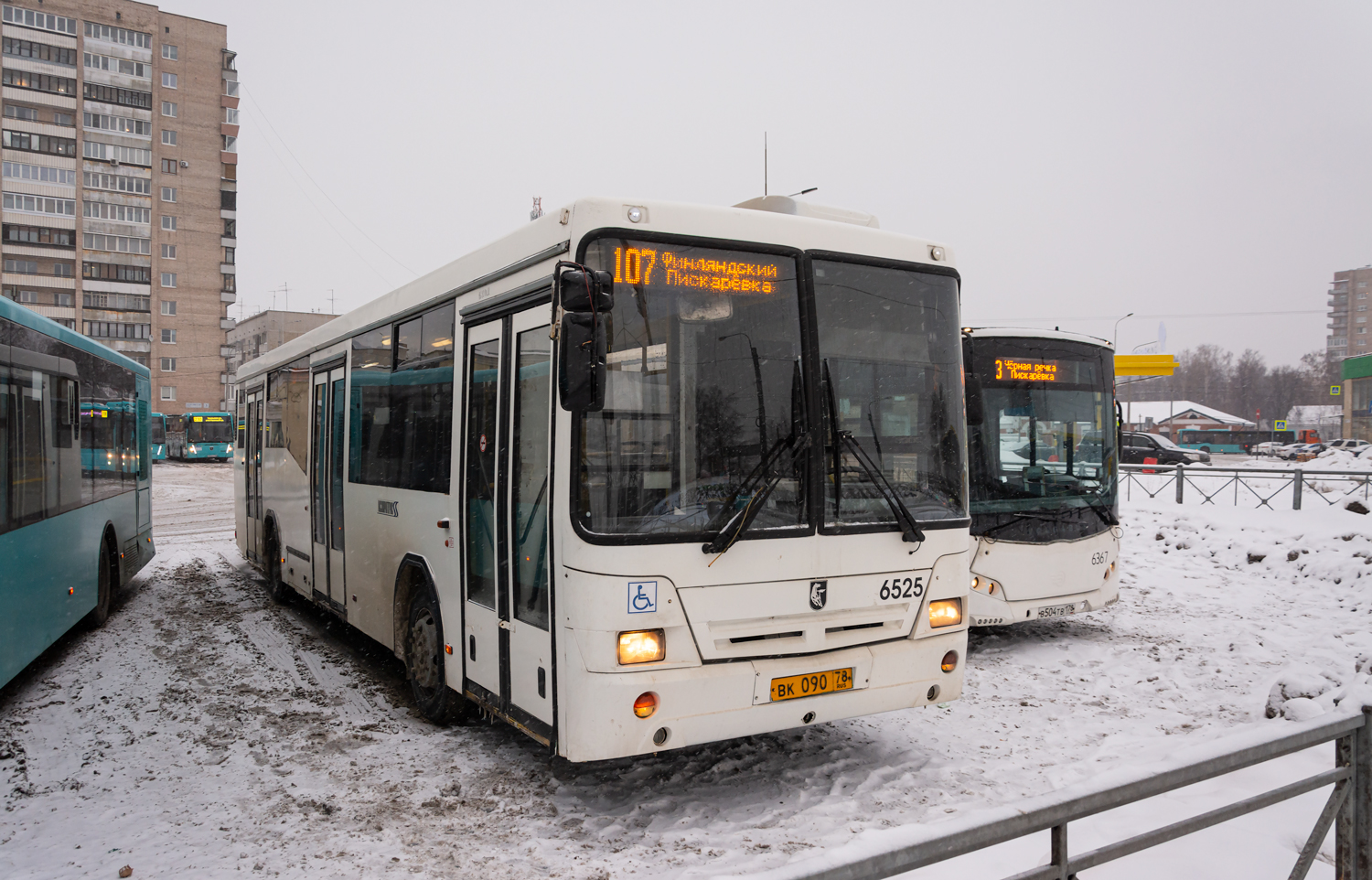 Saint Petersburg, NefAZ-5299-30-32 (5299CN) # 6525