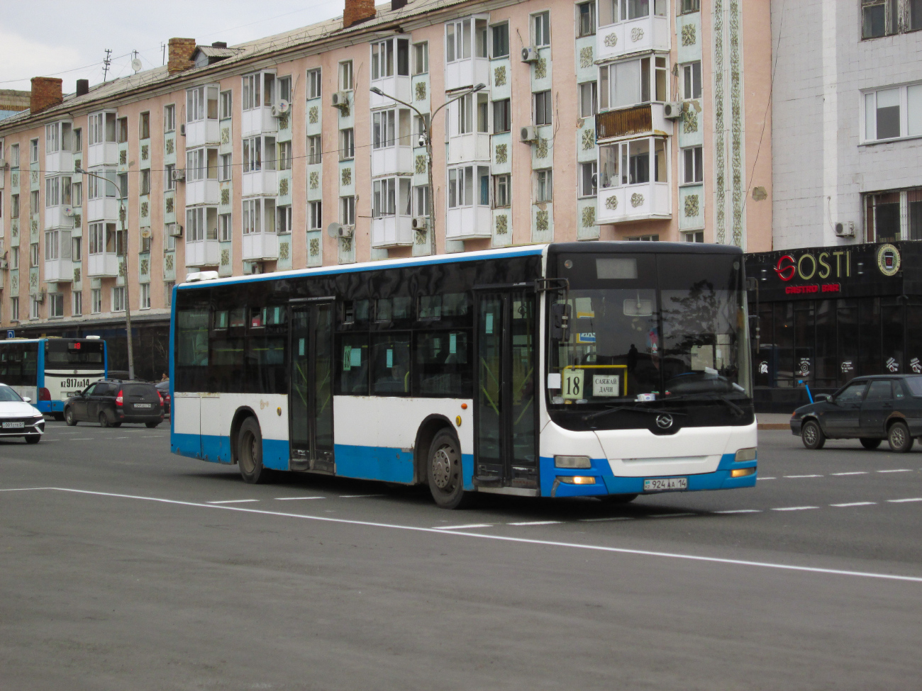 Pavlodar, Huanghai DD6129S15 # 924 AA 14