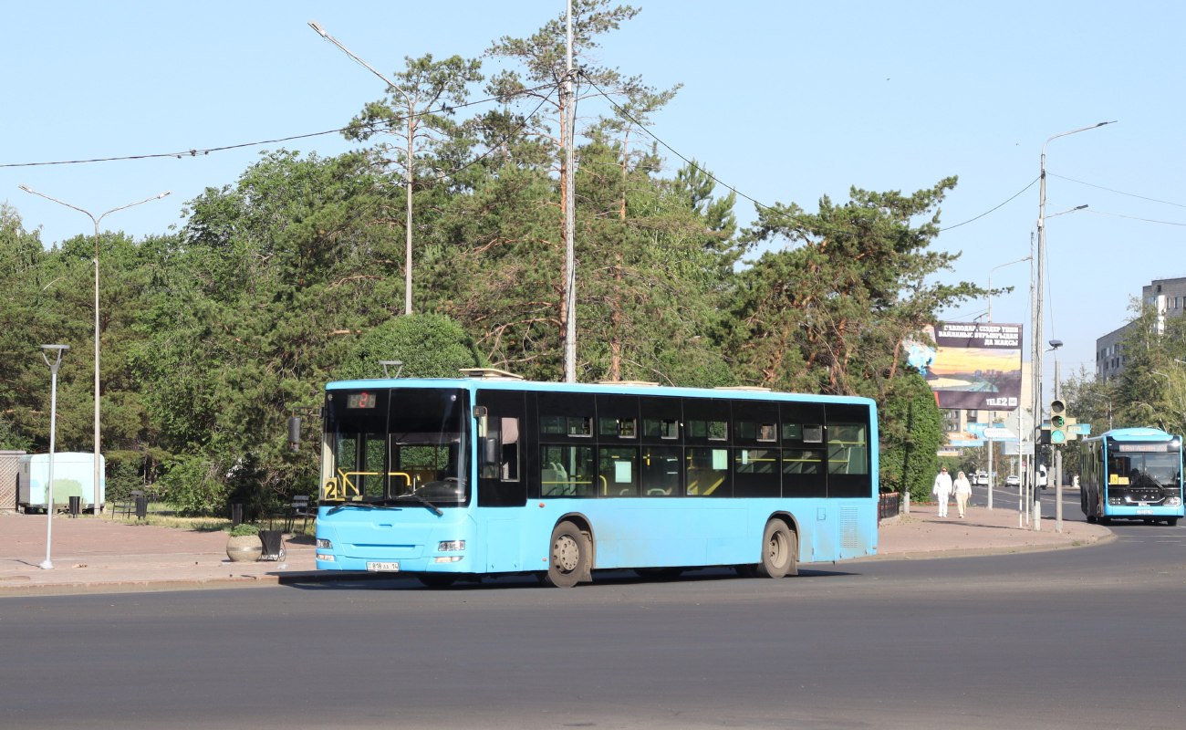 Pavlodar, Huanghai DD6129S15 # 818 AA 14