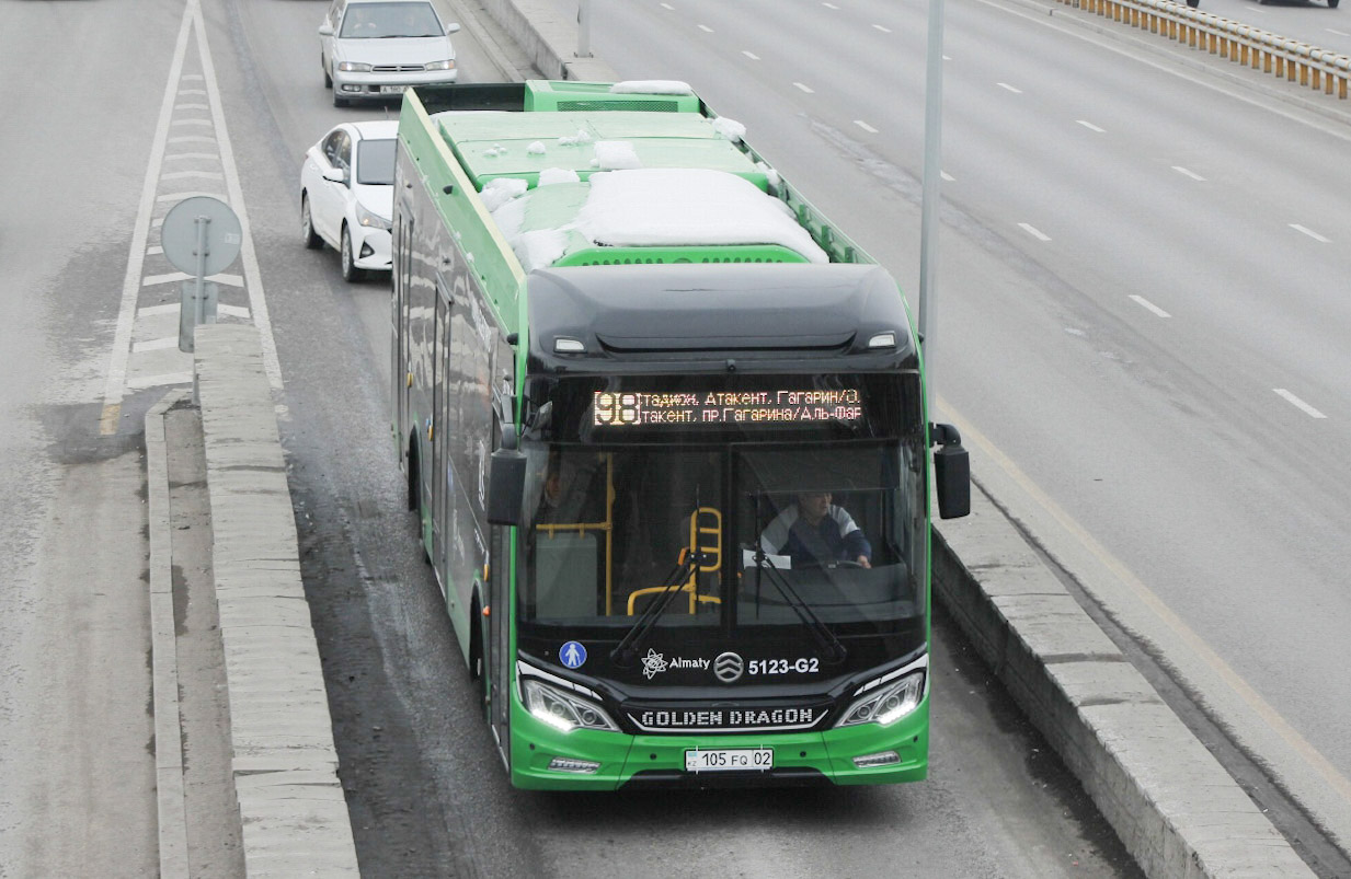 Almaty, Golden Dragon XML6125CE (Hyundai Trans Auto) # 5123-G2