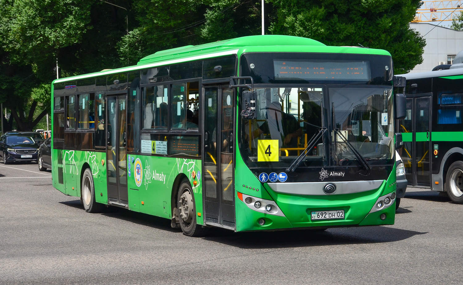 Almaty, Yutong ZK6118HGA (QazTehna) No. 692 DH 02