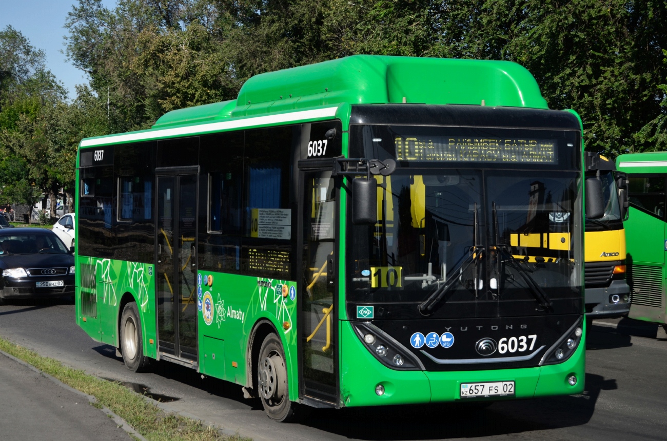 Almaty, Yutong ZK6890HGQ (QazTehna) # 6037