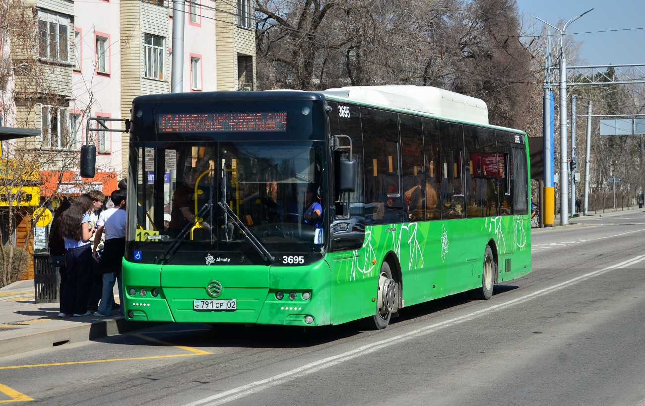 Almaty, Golden Dragon XML6125CN (Hyundai Trans Auto) # 3695