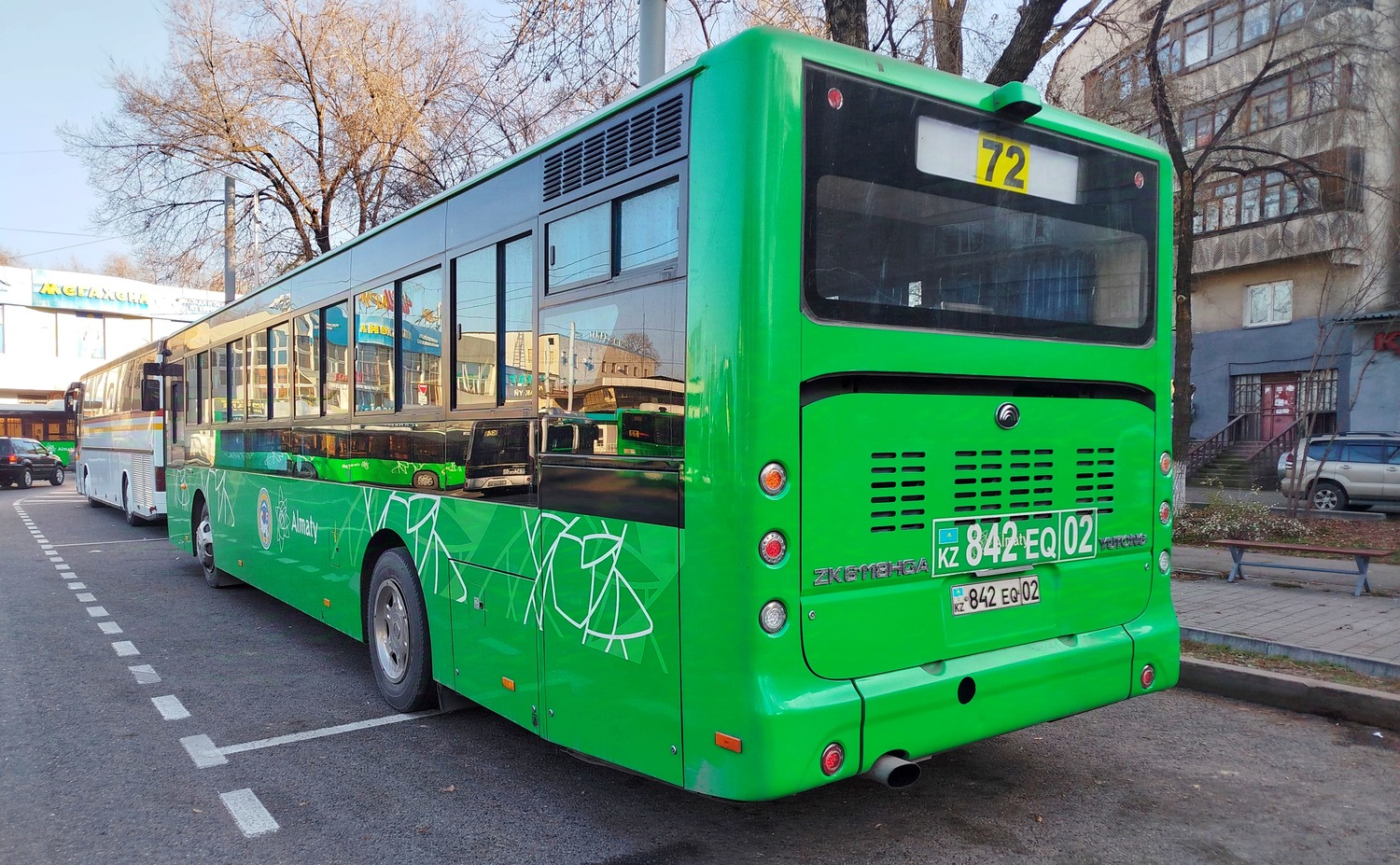 Almaty, Yutong ZK6118HGA (QazTehna) # 842 EQ 02
