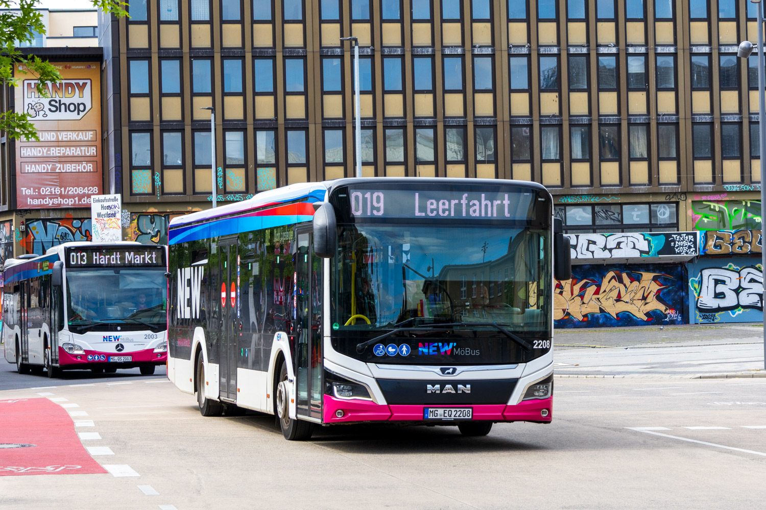 Mönchengladbach, MAN 12C Lion's City 12 NL280 EfficientHybrid Nr. 2208