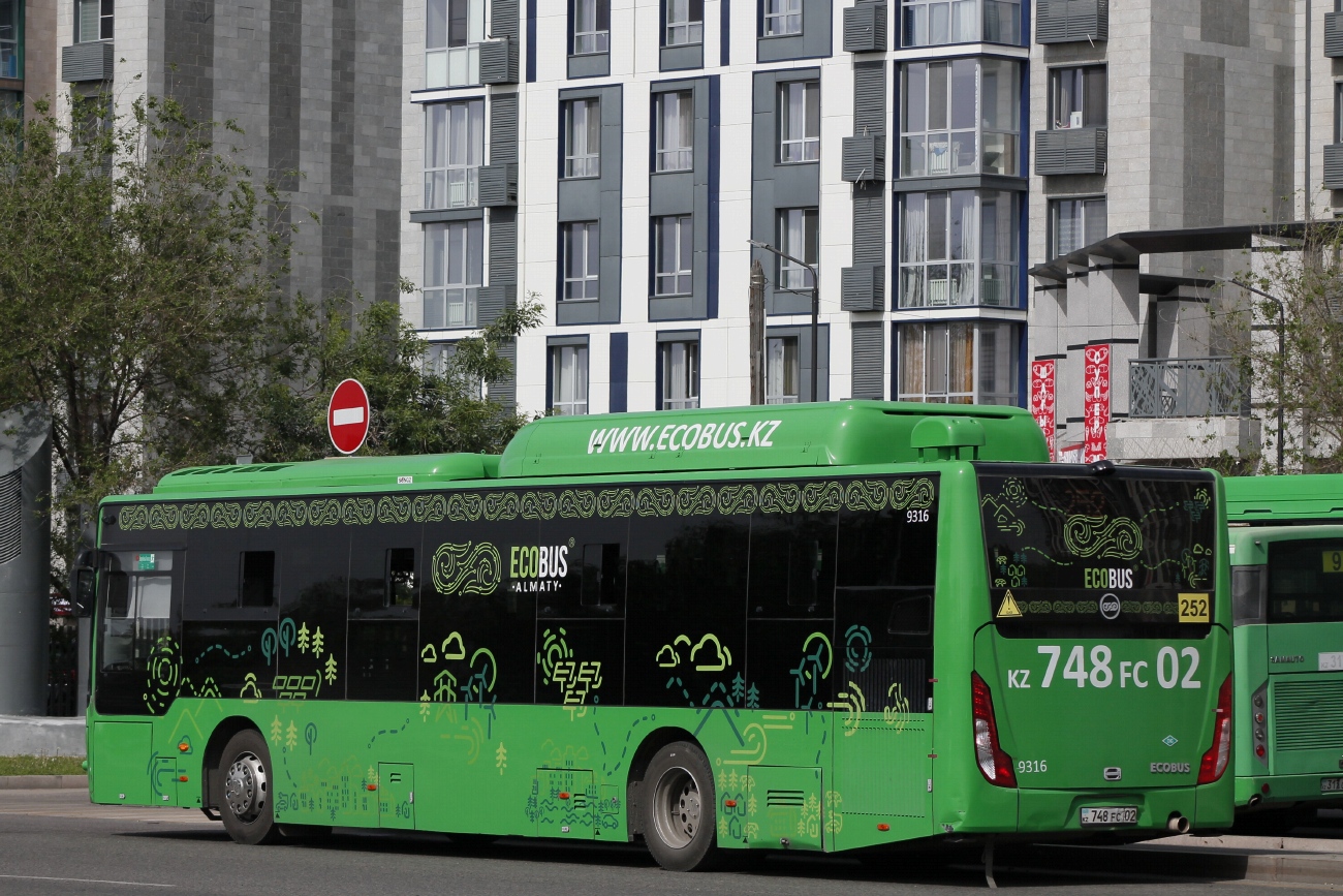 Almaty, Foton BJ6123C6CTD-A1 No. 9316