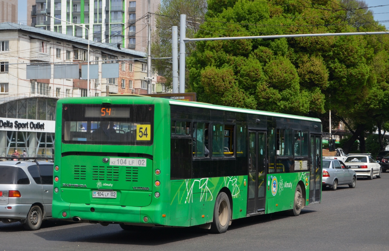 Almaty, Yutong ZK6118HGA # 104 LF 02