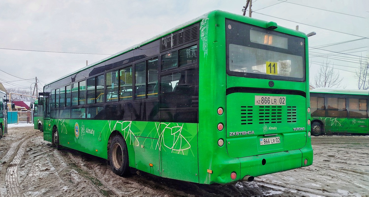 Almaty, Yutong ZK6118HGA # 866 LR 02