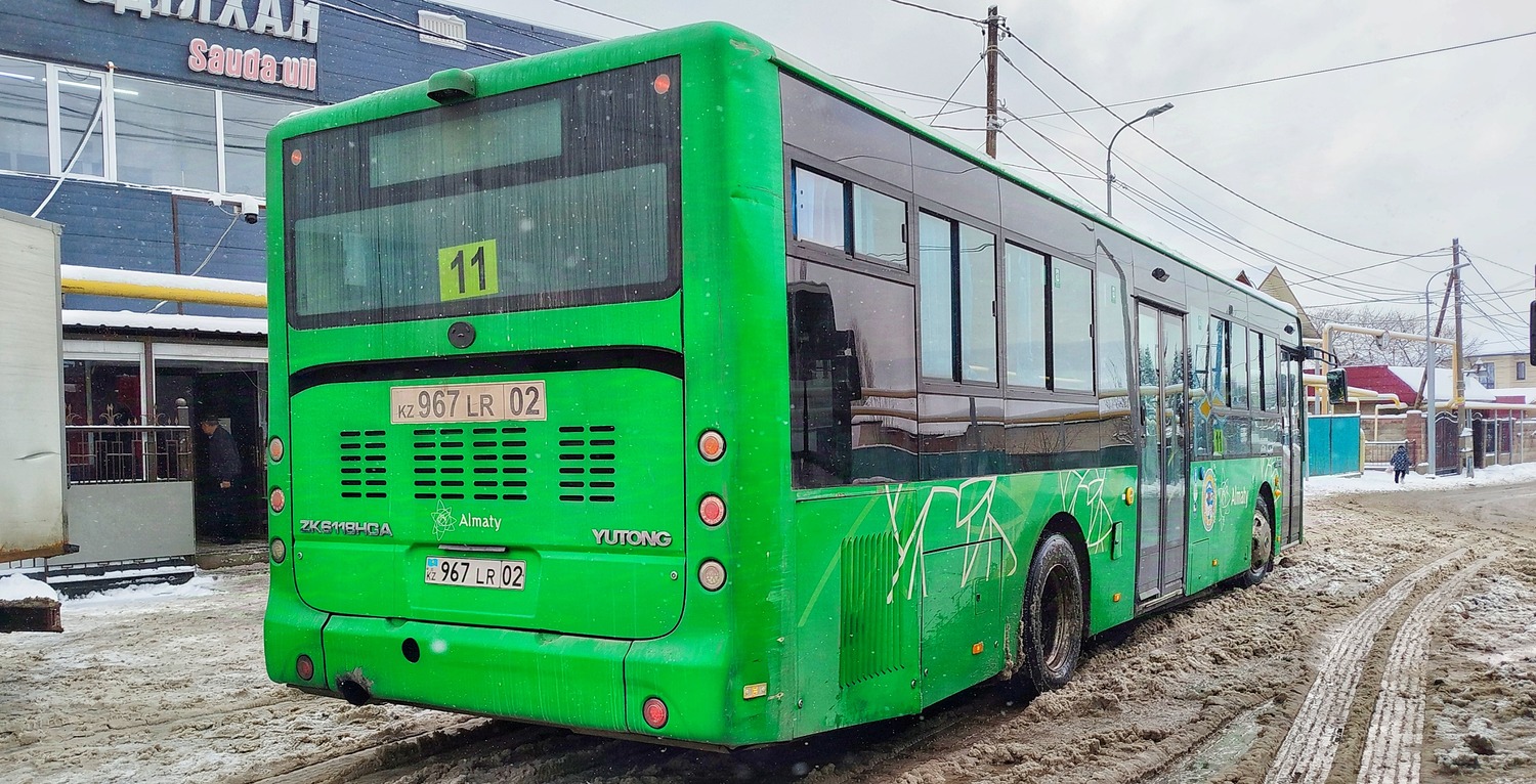 Алматы, Yutong ZK6118HGA № 967 LR 02