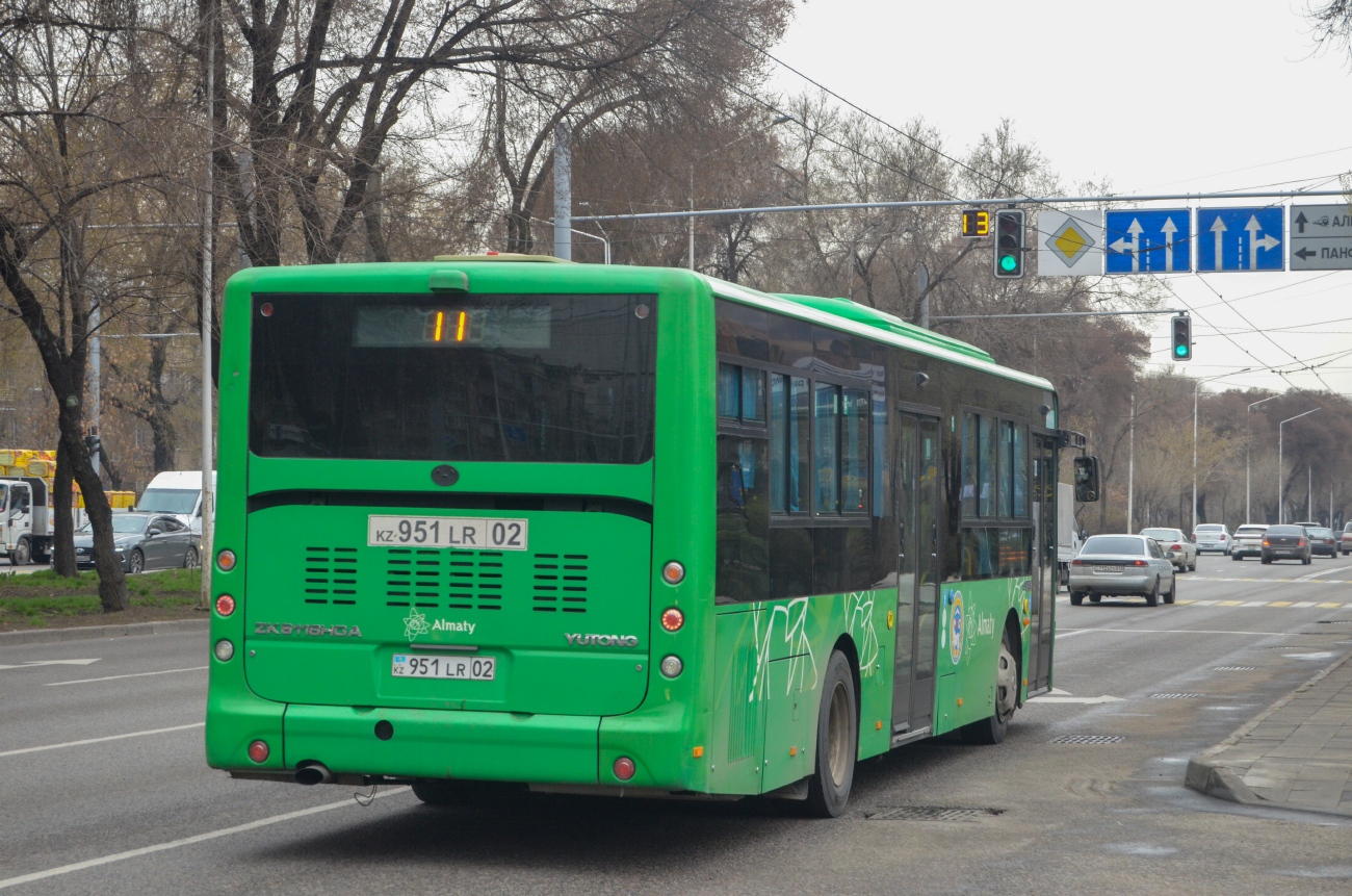 Almaty, Yutong ZK6118HGA # 951 LR 02