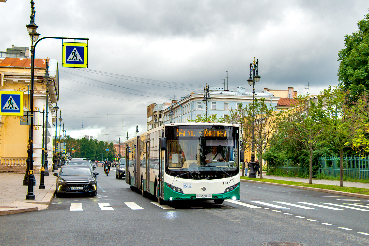 Saint Petersburg, Volgabus-6271.00 Nr. 1137