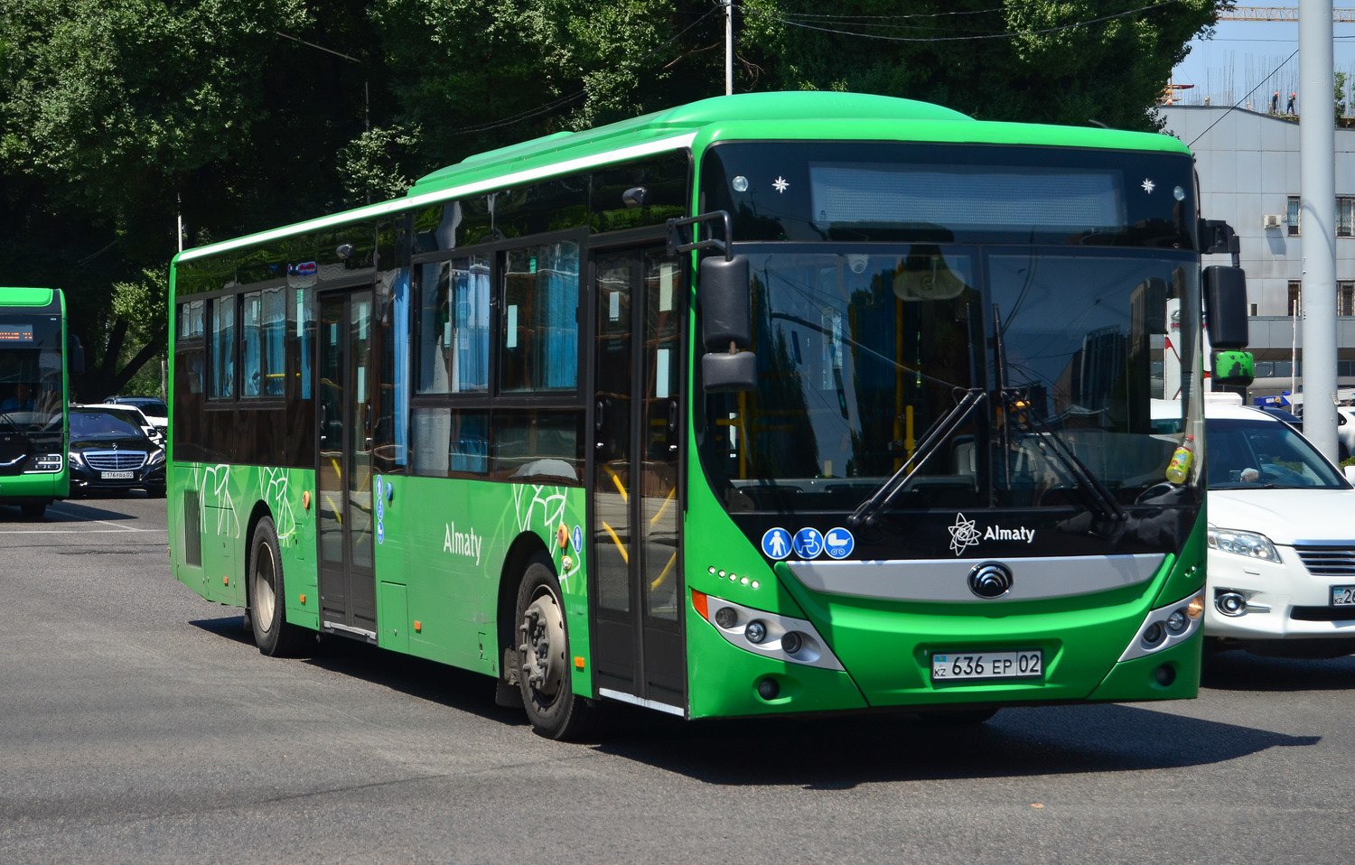 Almaty, Yutong ZK6118HGA (QazTehna) # 636 EP 02