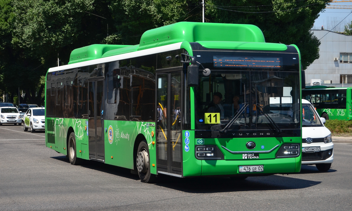 Almaty, Yutong ZK6126HG (QazTehna) # 476 GR 02