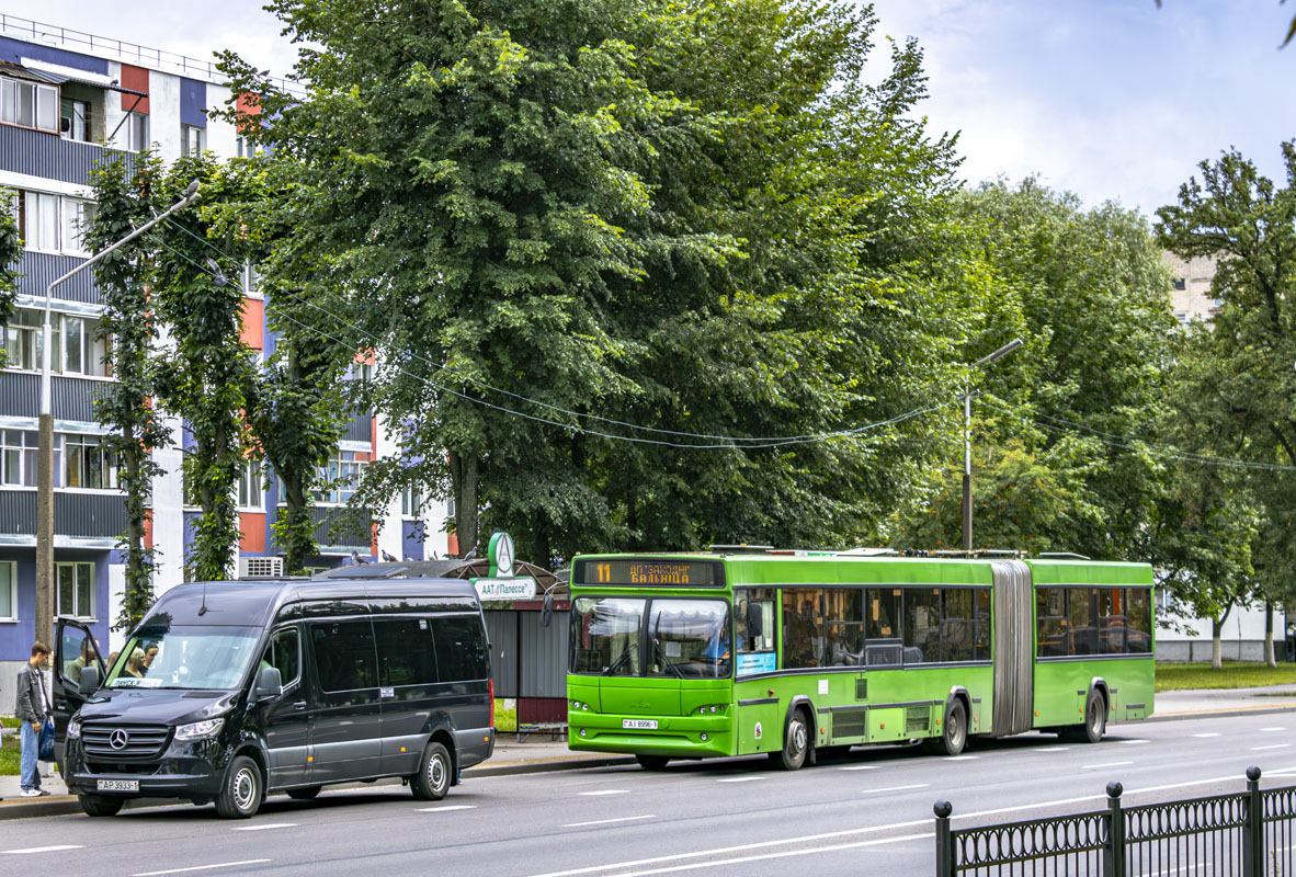 Pinsk, Mercedes-Benz Nr. АР 3933-1