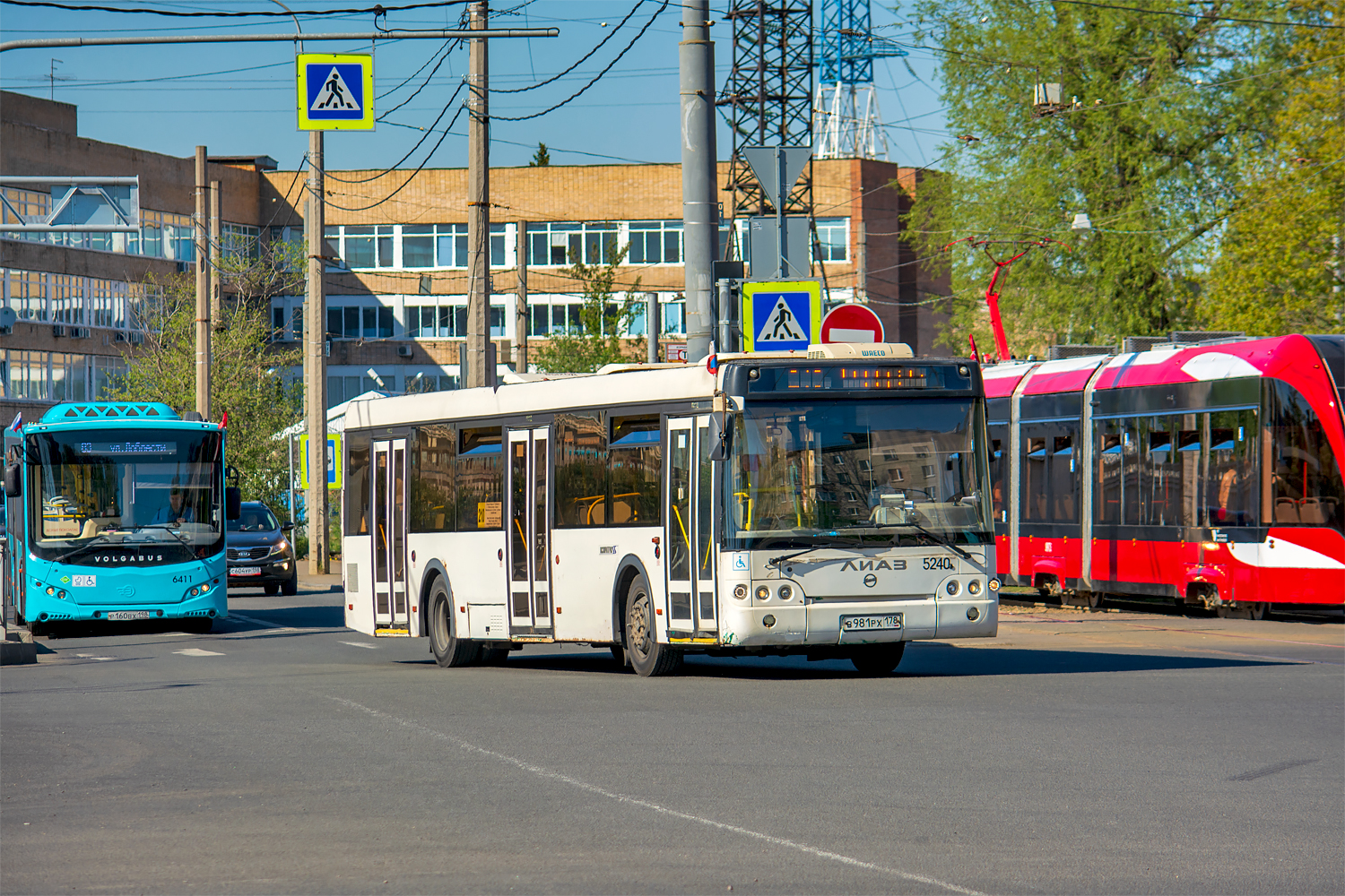 Saint Petersburg, Volgabus-5270.G4 (LNG) # 6411; Saint Petersburg, LiAZ-5292.60 # 5240