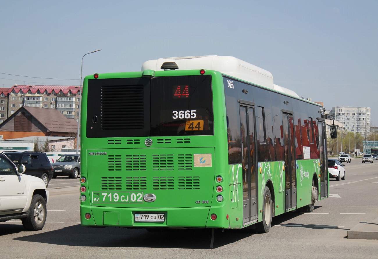 Almaty, Golden Dragon XML6125CN (Hyundai Trans Auto) # 3665