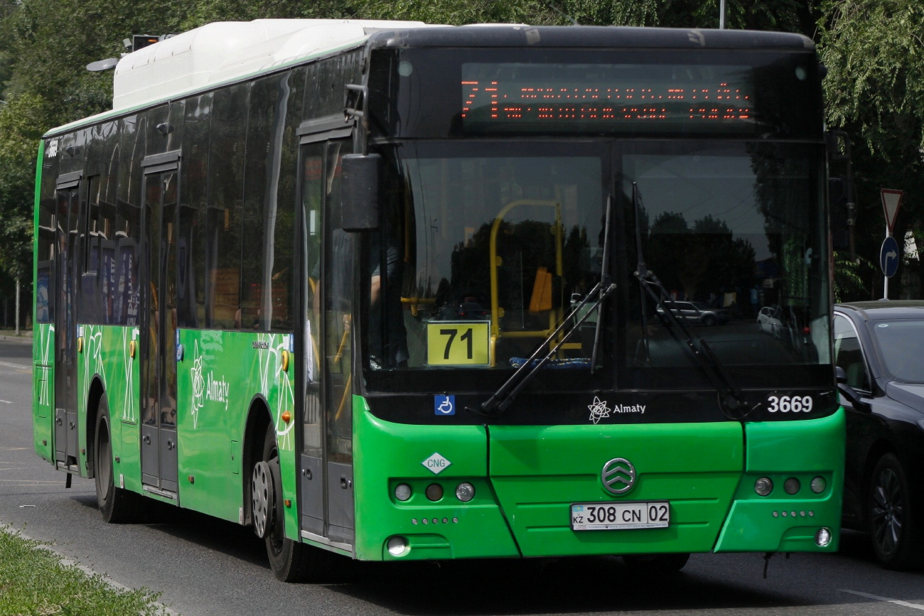 Almaty, Golden Dragon XML6125CN (Hyundai Trans Auto) # 3669