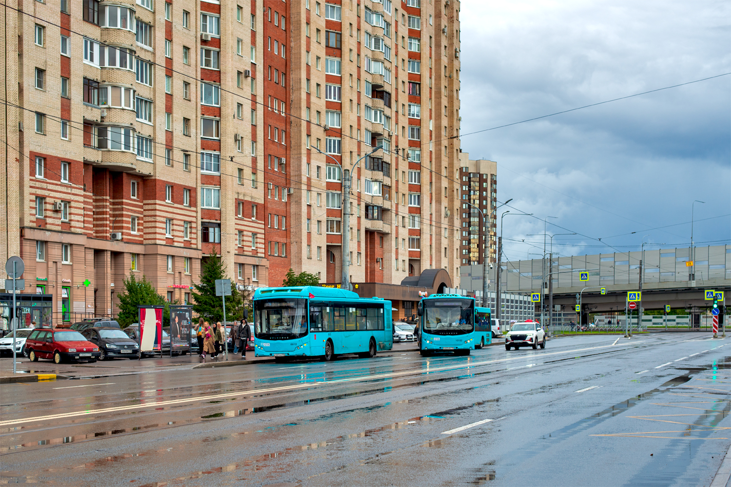 Saint Petersburg, Volgabus-5270.G4 (CNG) # 6610; Saint Petersburg, Volgabus-5270.G4 (LNG) # 10152