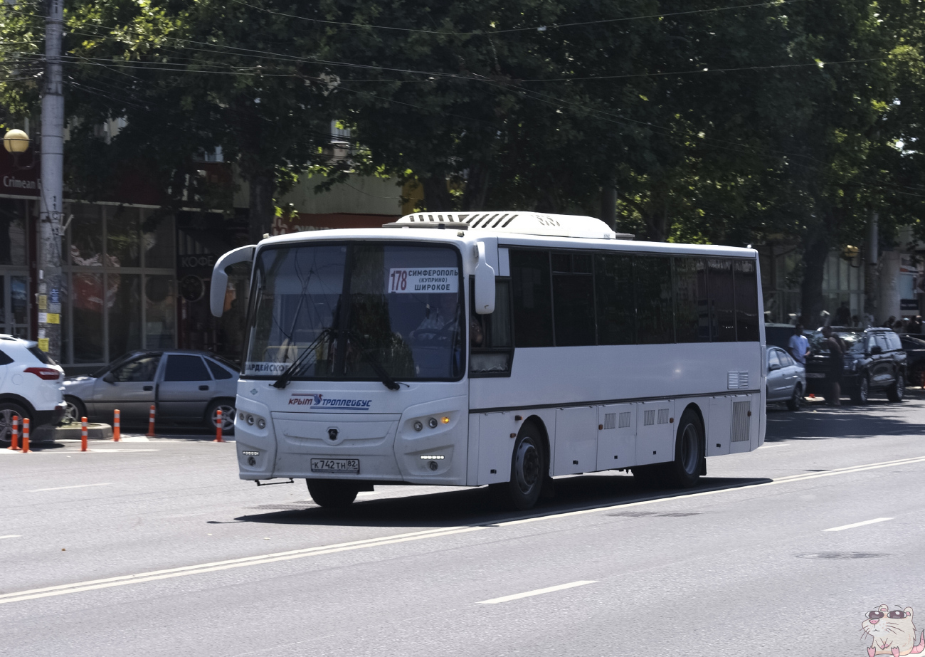 Simferopol, KAvZ-4238-82 # К 742 ТН 82